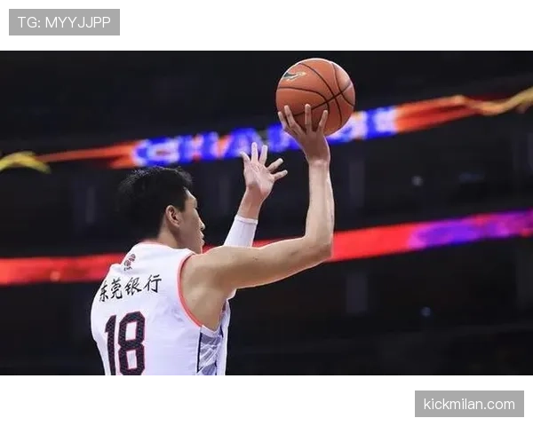 无球跑位牵制对位后卫 拉高季后赛外线命中率 无球跑位牵制对位后卫 拉高季后赛外线命中率